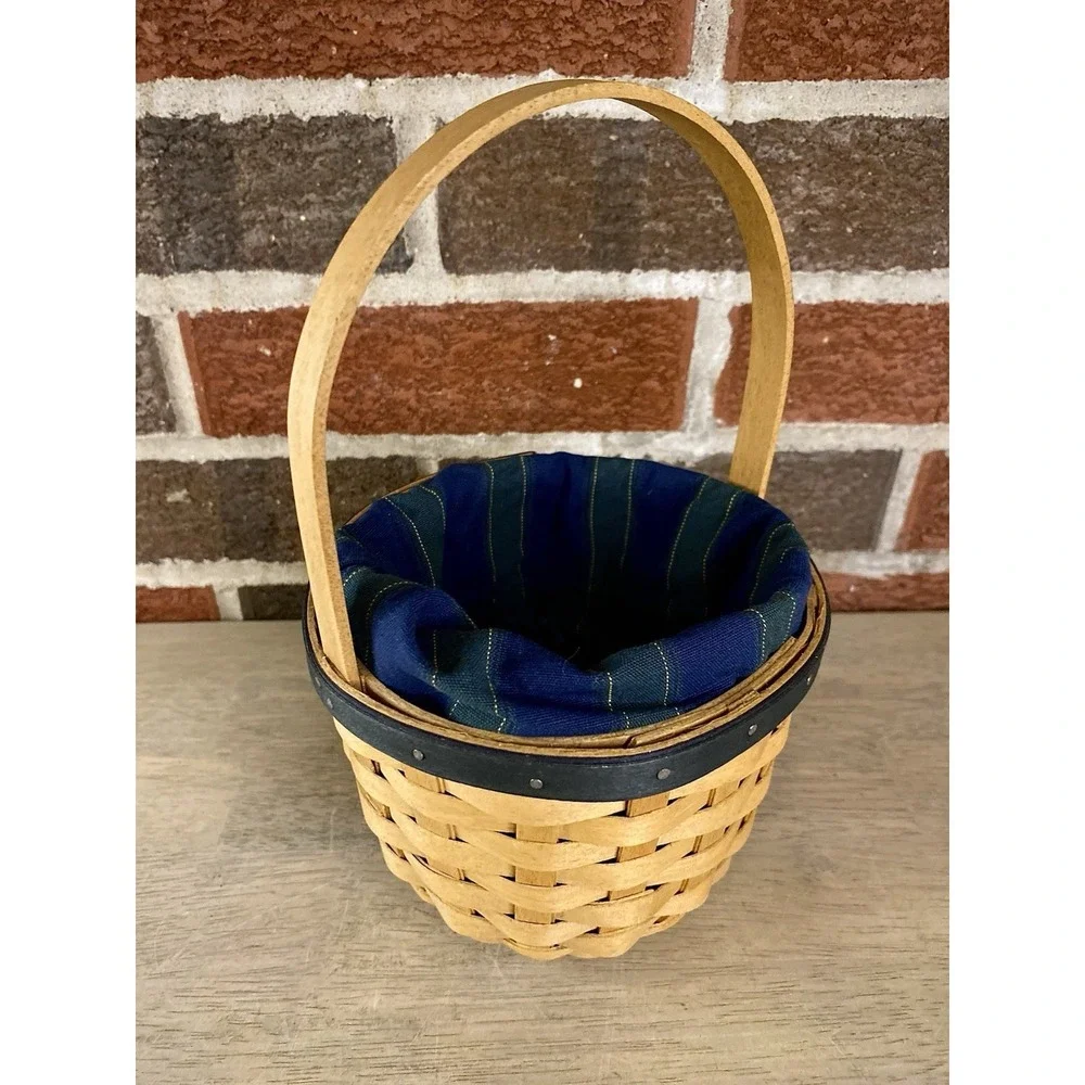 Longaberger 2004‎ Collectors Club Collectors Edition Basket, Liner & Protector